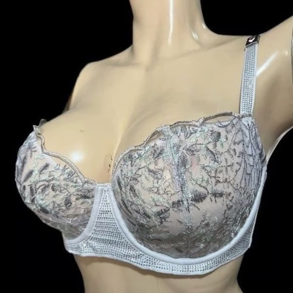 Victoria's Secret Dream Angels push-up without padding rhinestone lace bra 36D